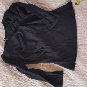 3/4 length black shirt